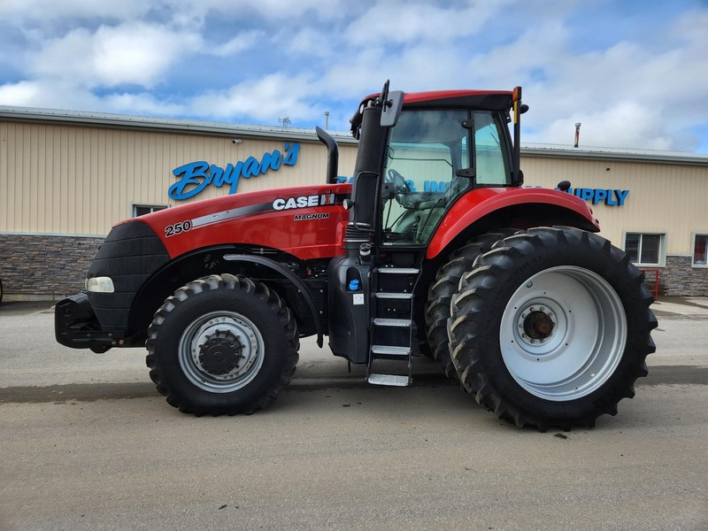 Case IH Magnum 250 Tractor 